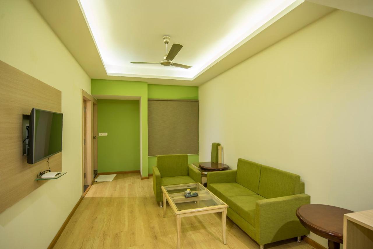 Palette Hotel Nisarga By Sunday Bhopal Exterior foto